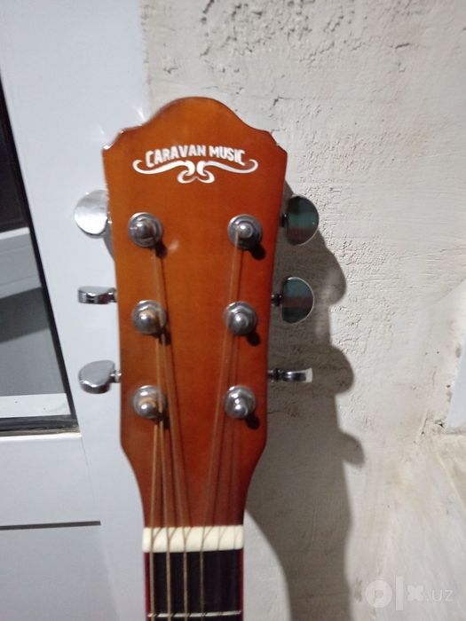 Gitara sotiladi Toshloq yakkatut da