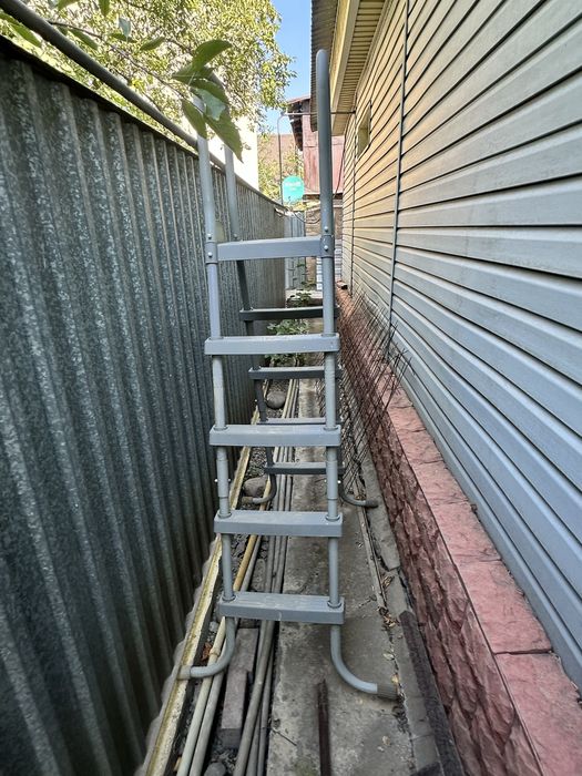 Лестница для каркасного бассейна