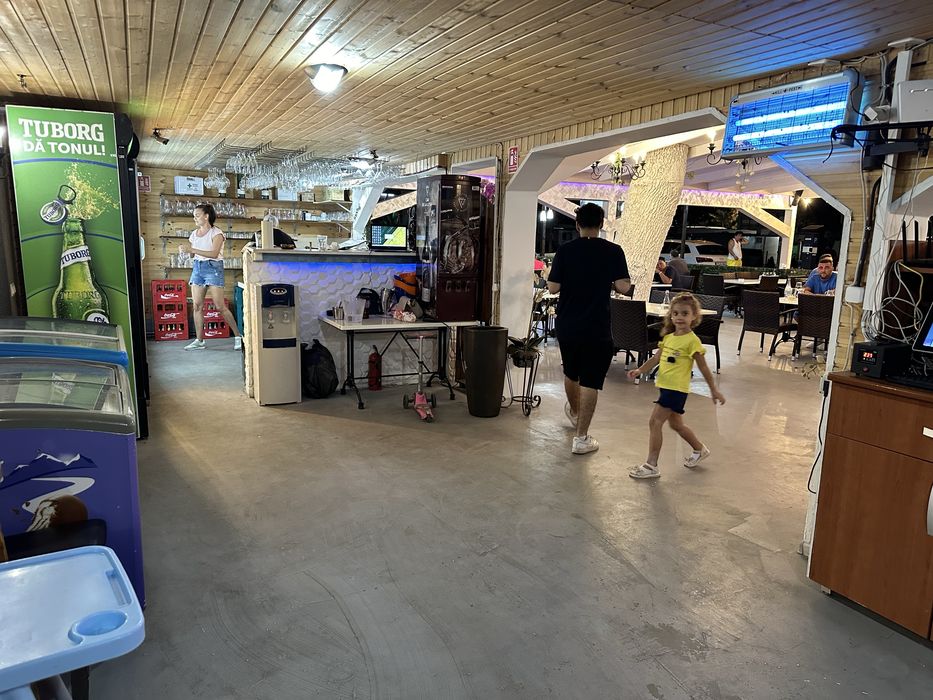 De vanzare afacere la cheie(Restaurant complet utilat + 5 cam.cu bai)