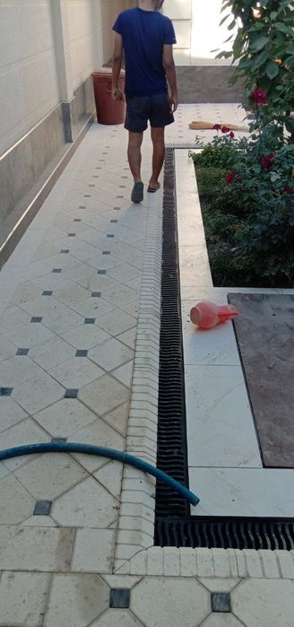 Лоток, линейной вода отвод, арик ховлида брусчатка. Полиуретановые пол