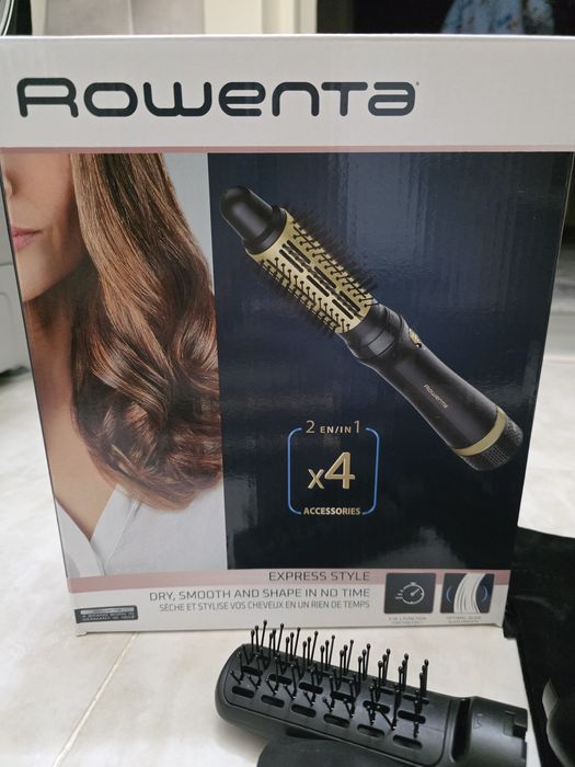 Продам фен-расческа Rowenta