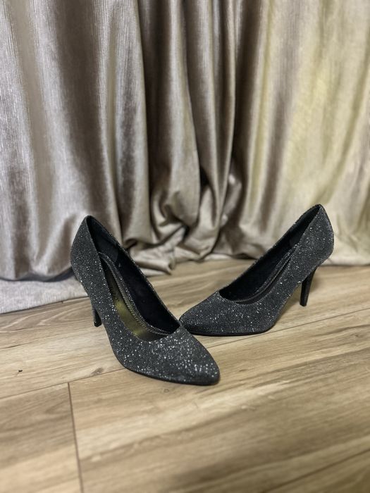 Блестящи дамски обувки на ток Marco Tozzi