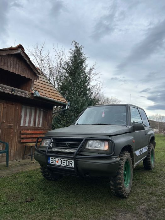 Vând Suzuki vitara