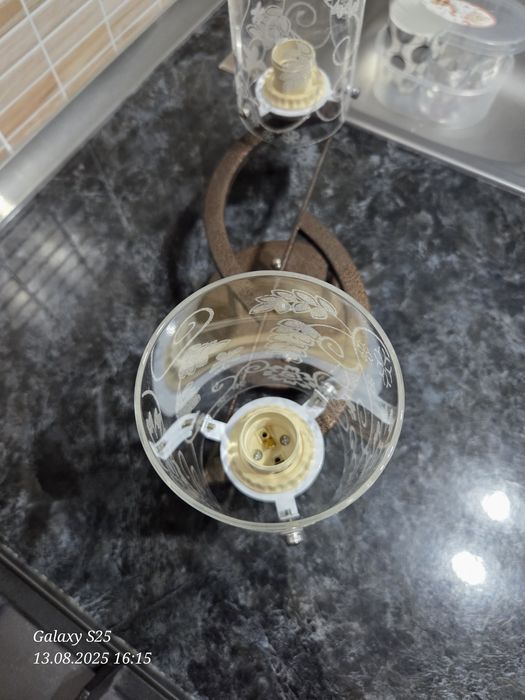 Lustră cu două abajururii