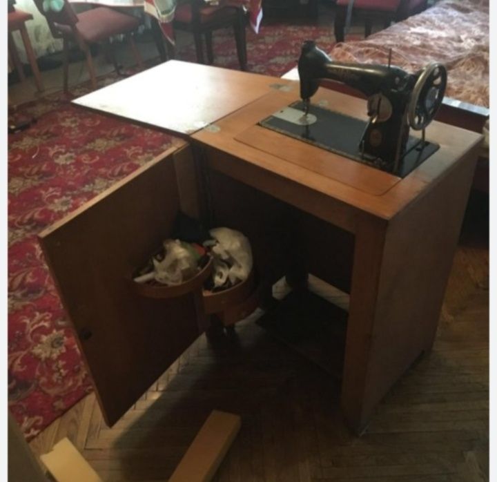 Швейная машинка ножная