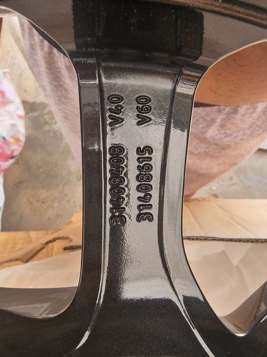 Volvo V40 V60  17 "  джанта  нова