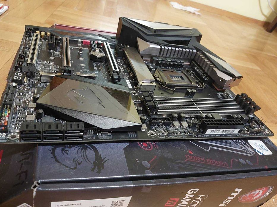 Intel Core i5 9600KF + Gigabyte Z390 Aorus Master Wi-Fi