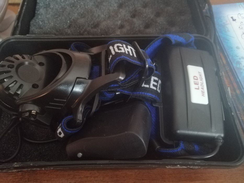 Продаётся светодиодный фонарь.