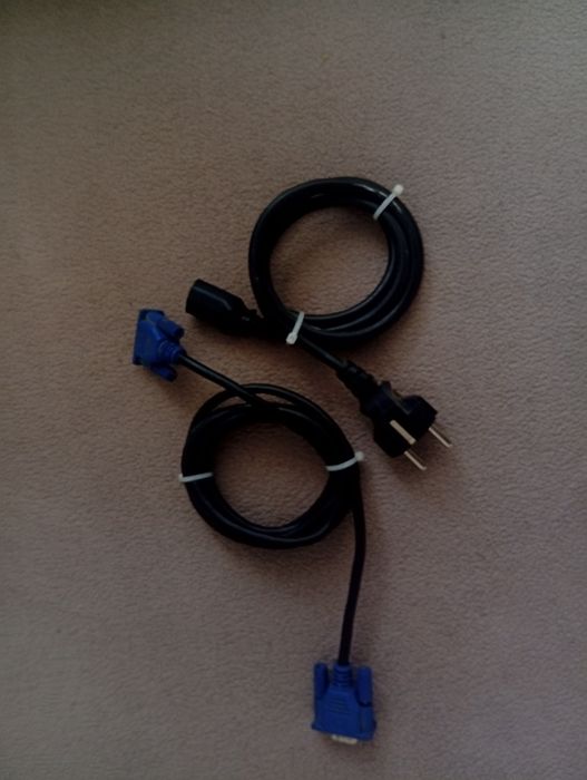 Vând unitate  Delux