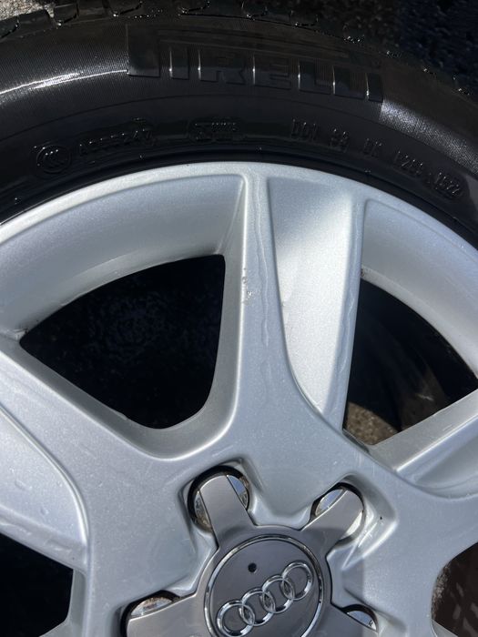 AUDI джанти 16” с летни гуми Pirelli DOT23.