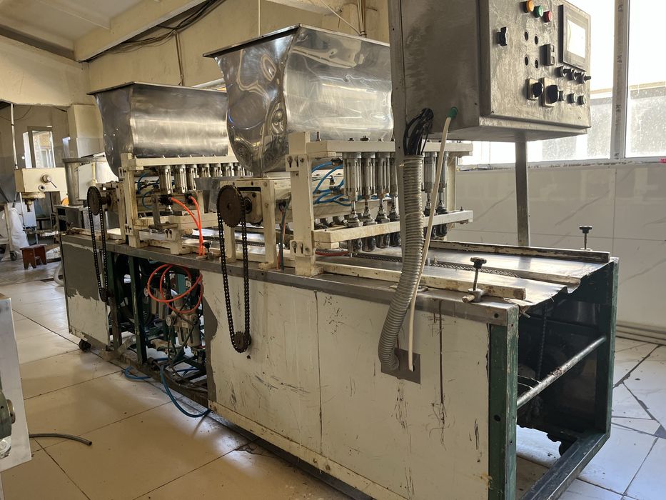 Тестоотсадочная машина для производства кекса