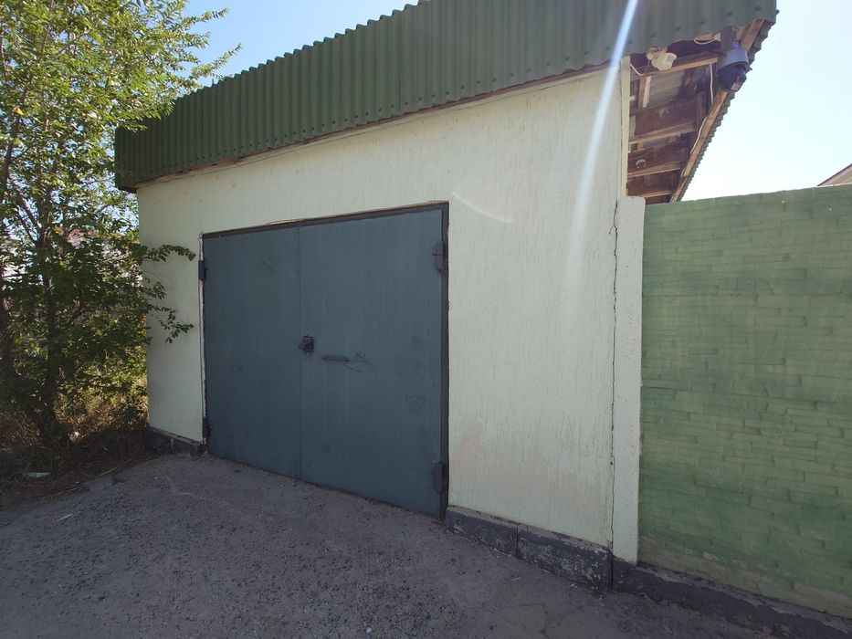 Продам гараж и времянка под снос