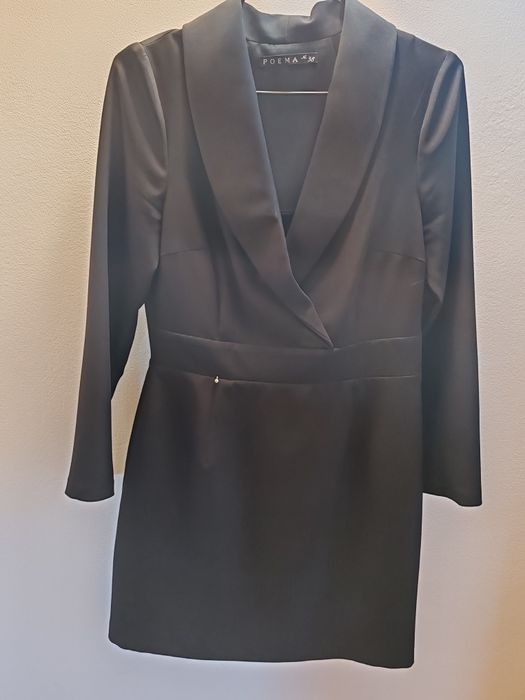 Rochie neagră Poema