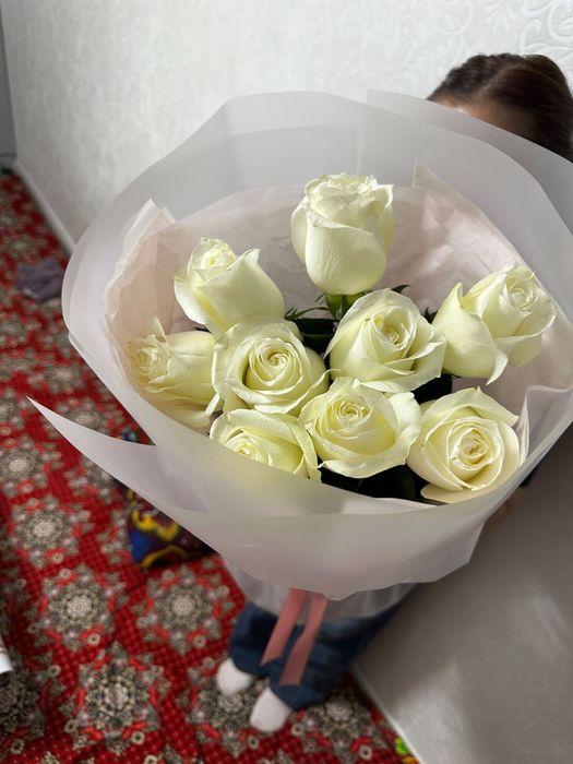 Голландские белые розы