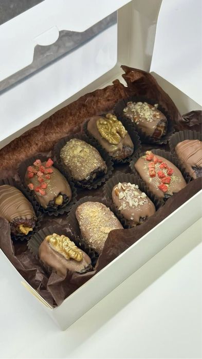 Клубника-Финики в шоколаде