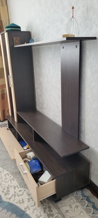 Продам мини стенку под телевизор и стол под компьютер