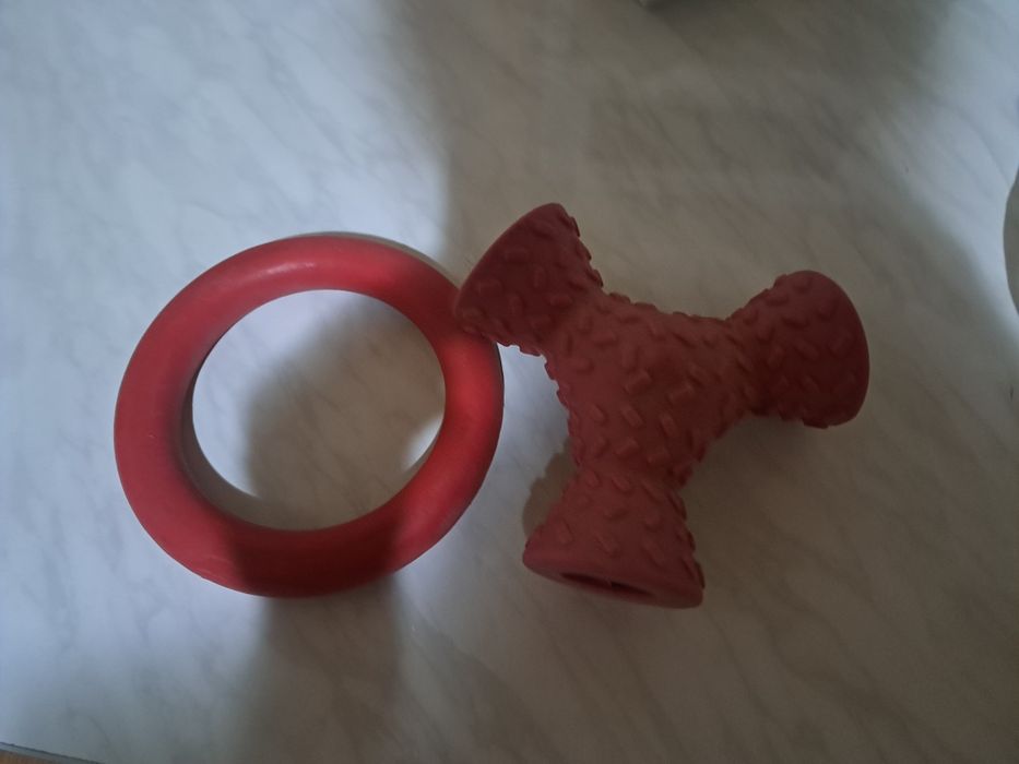 Резиновые игрушки для собак