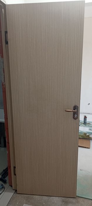 Үш есік сатылады