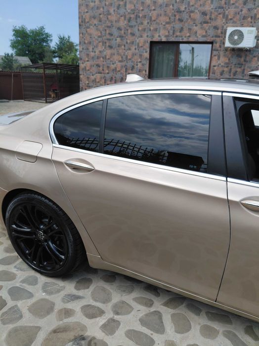 Vînd BMW seria 7 An  2012 Full 280,000 km, 240 CP 3000 Benzină