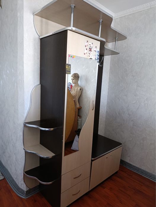 Продам шкаф для прихожей или спальни
