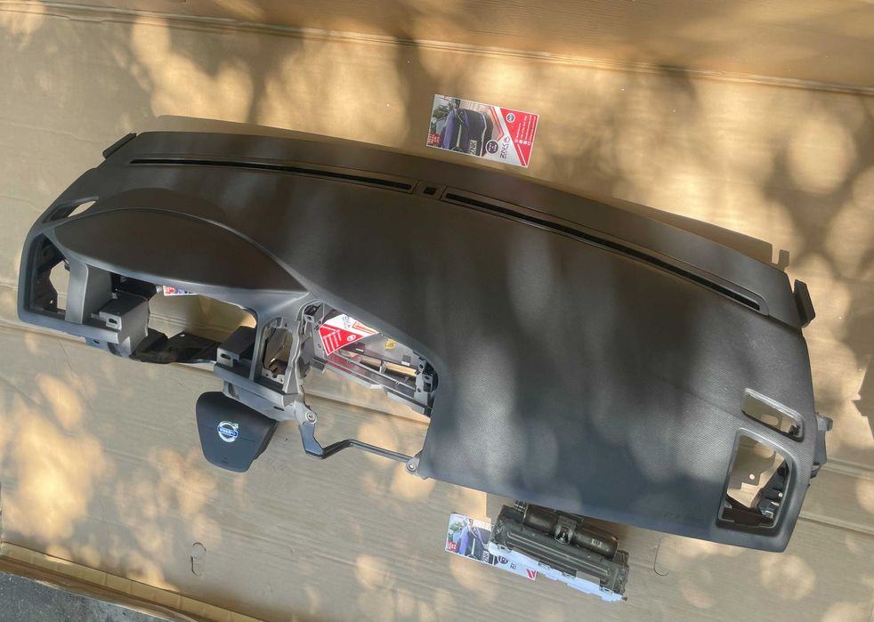 Volvo XC60 - airbag volan pasager - plansa de bord - cortine - centuri