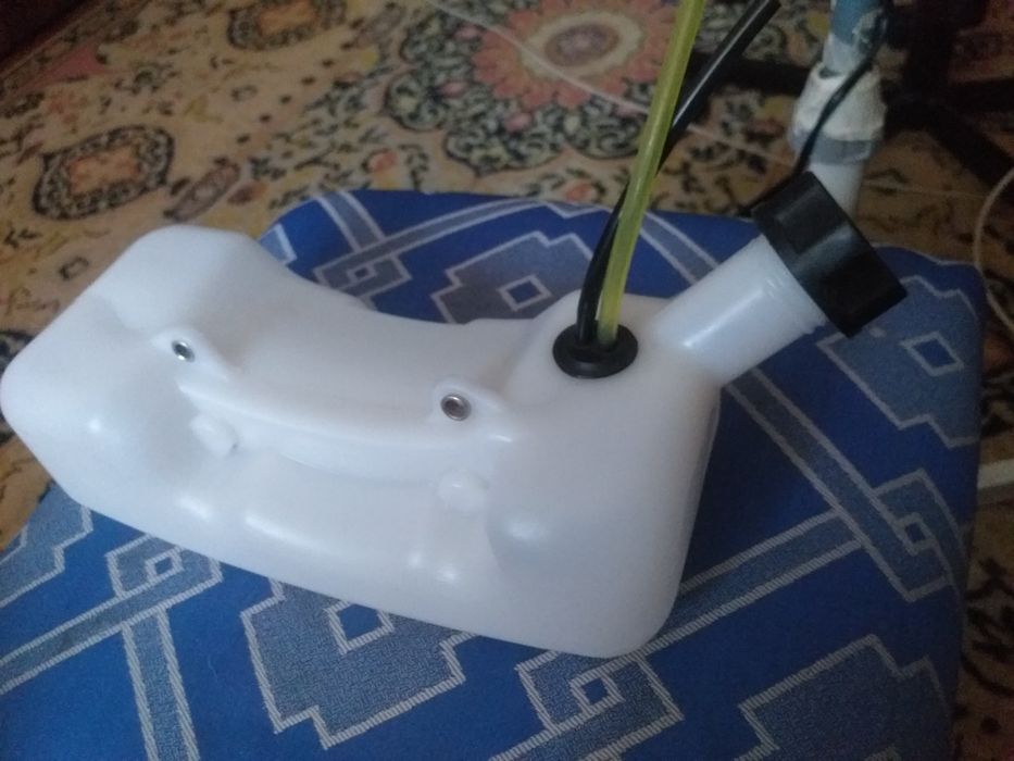 Rezervor  și apărătoare pentru  motocoasa