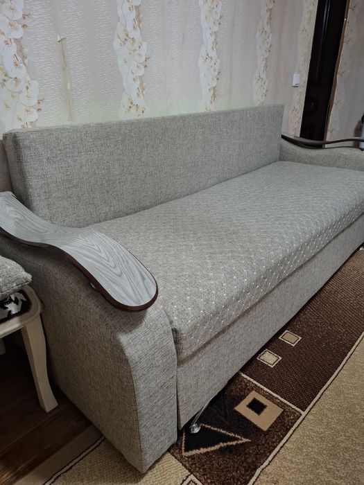 Продаем     Диван