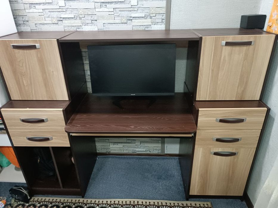 Компьютерный стол