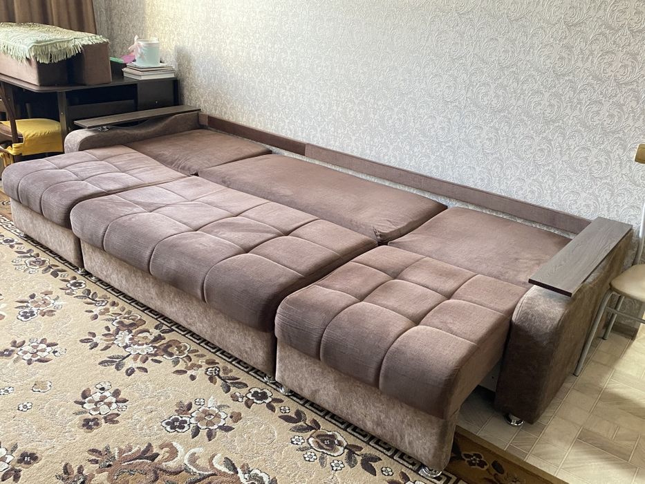 Продам диван в гостиную(срочно)
