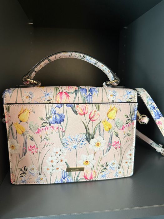 Цветна чанта Aldo с пеперуда