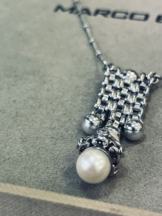 Колие бяло злато и перли 18 к