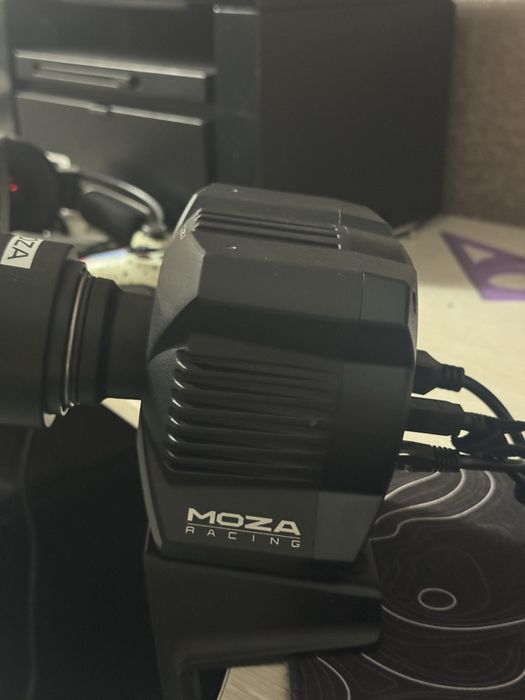 Игравой руль,Moza r3