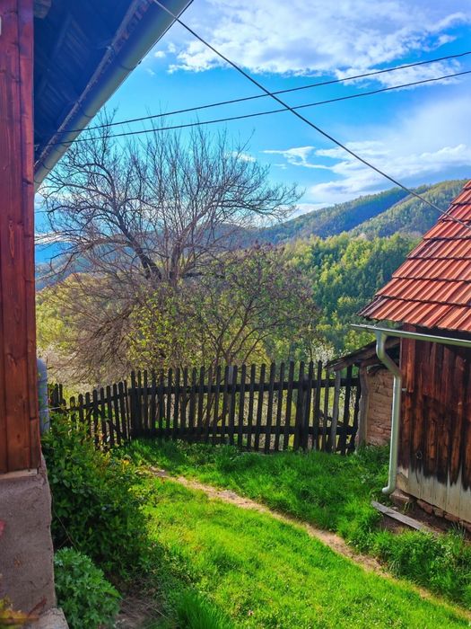 Vând casă locuibilă cu teren aferent  în Satul Alun(Comuna Boșorod)