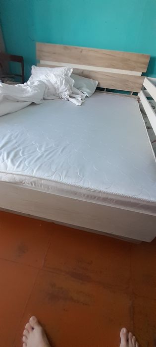 Двухспальная кровать