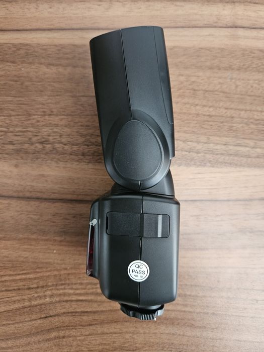 Blit Godox V860 II C pentru Canon