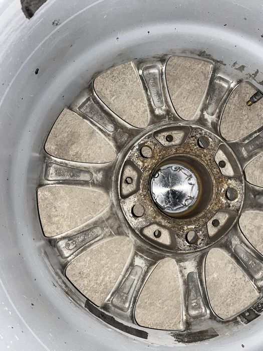 Продам диски на бмв или камри 30