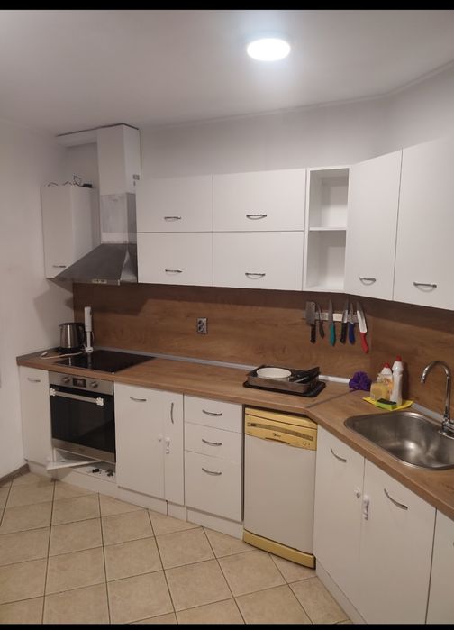 Под наем двуетажна къща в с. Кичево