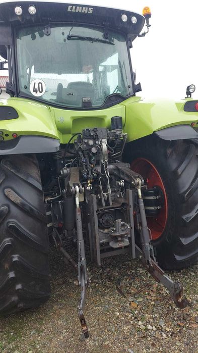 Tractor CLAAS Axion 810