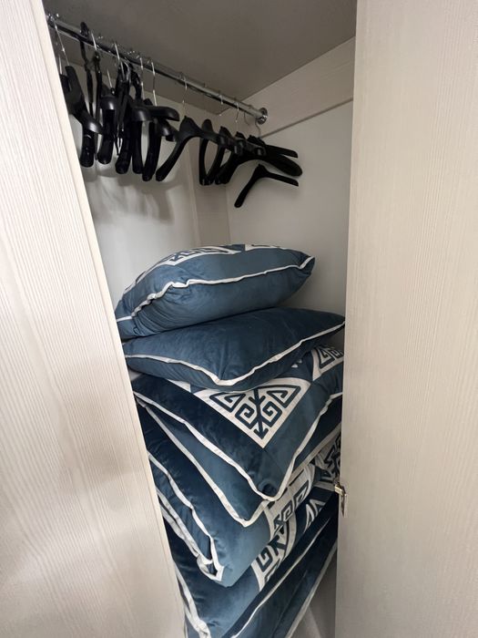 Продается угловой шкаф