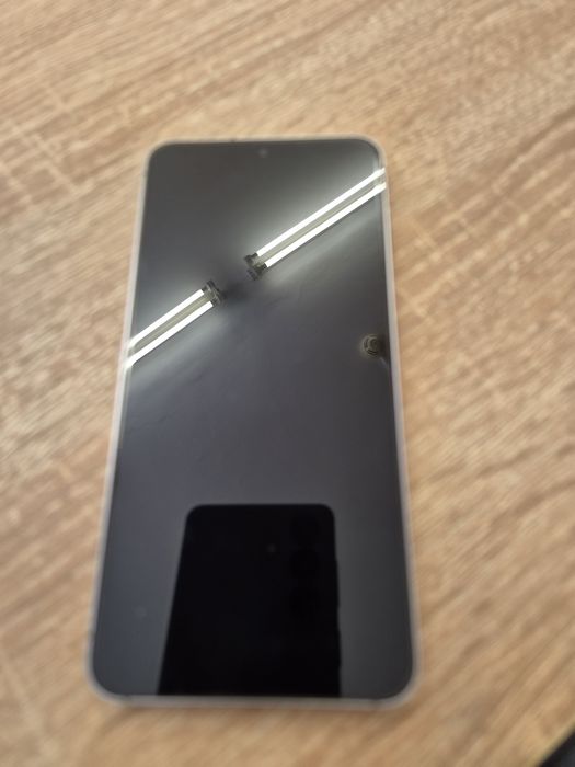 Телефон Samsung  s25