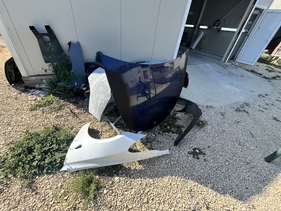 Преден капак с панти, калници и врата за tesla model Y/3