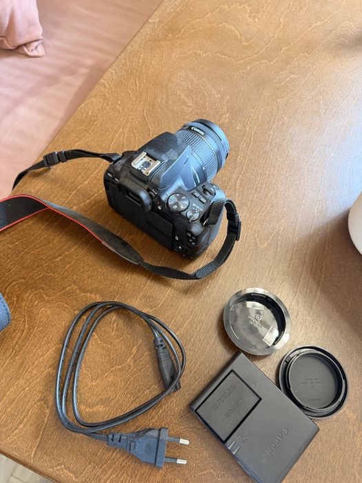 Продам Canon EOS 250D