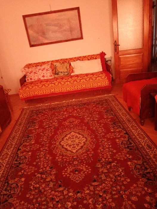 Închiriez apartament