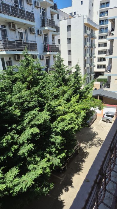 Închiriez studio