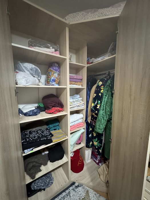 Угловой шифоньер