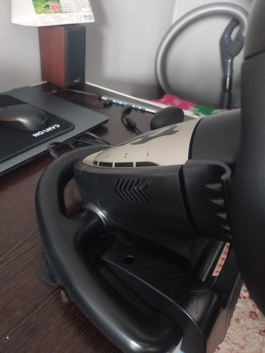 Продам игровой руль