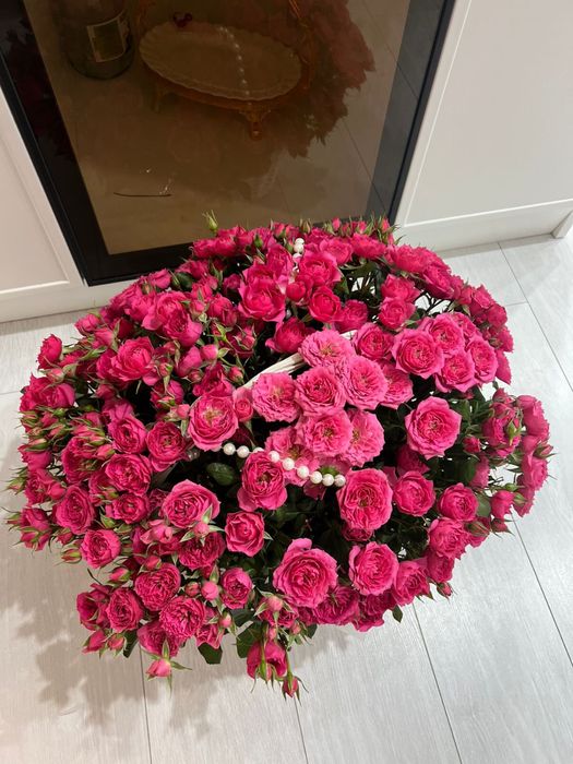 Цветы спрей роза свежая