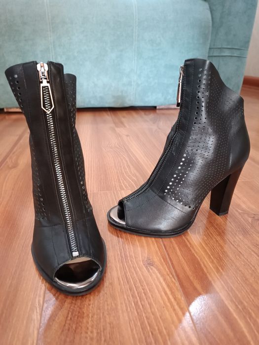 Продам ботильоны женские