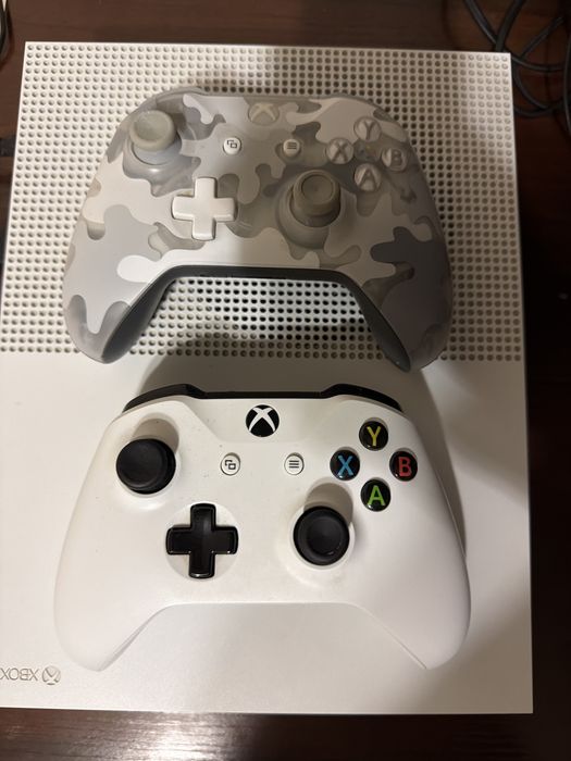 Обменяю Xbox One S
