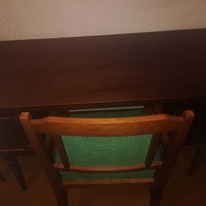 продаю рабочий стол с креслом